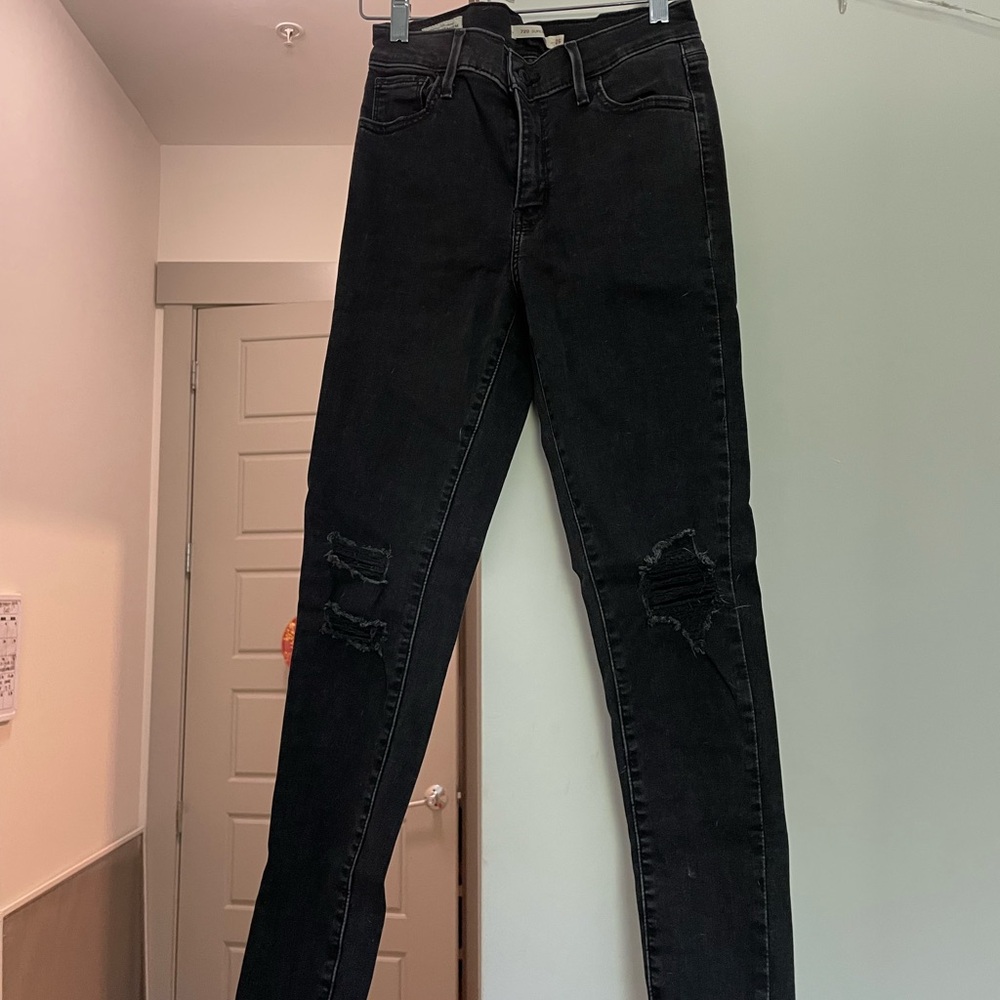 Classic Black Women's Skinny Jeans